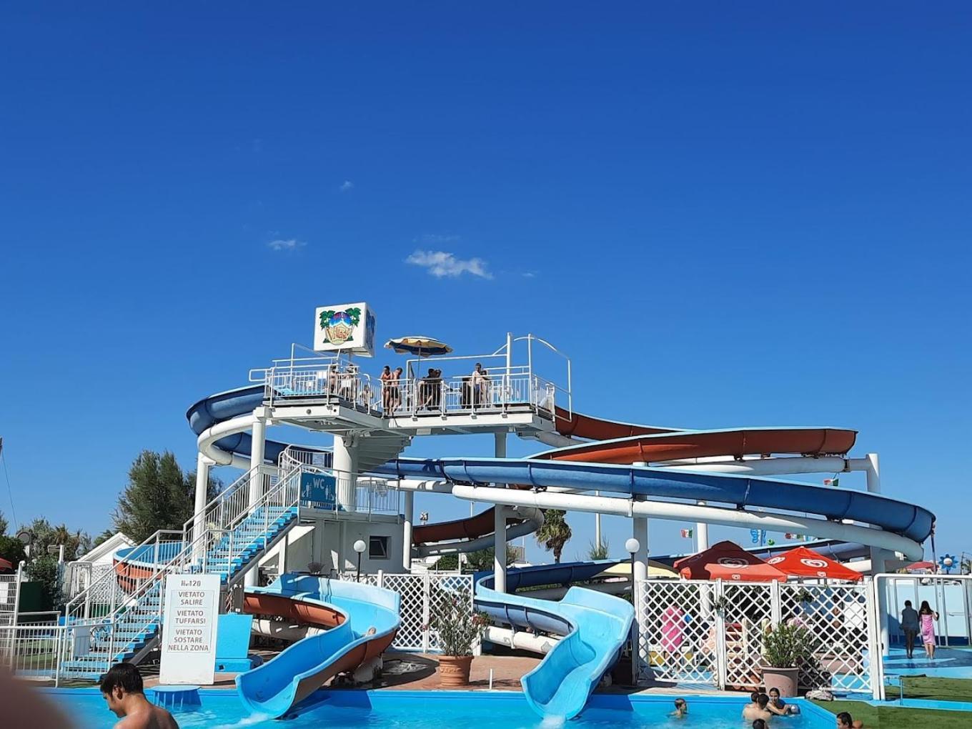 Отель Oasi Del Mare Римини Экстерьер фото